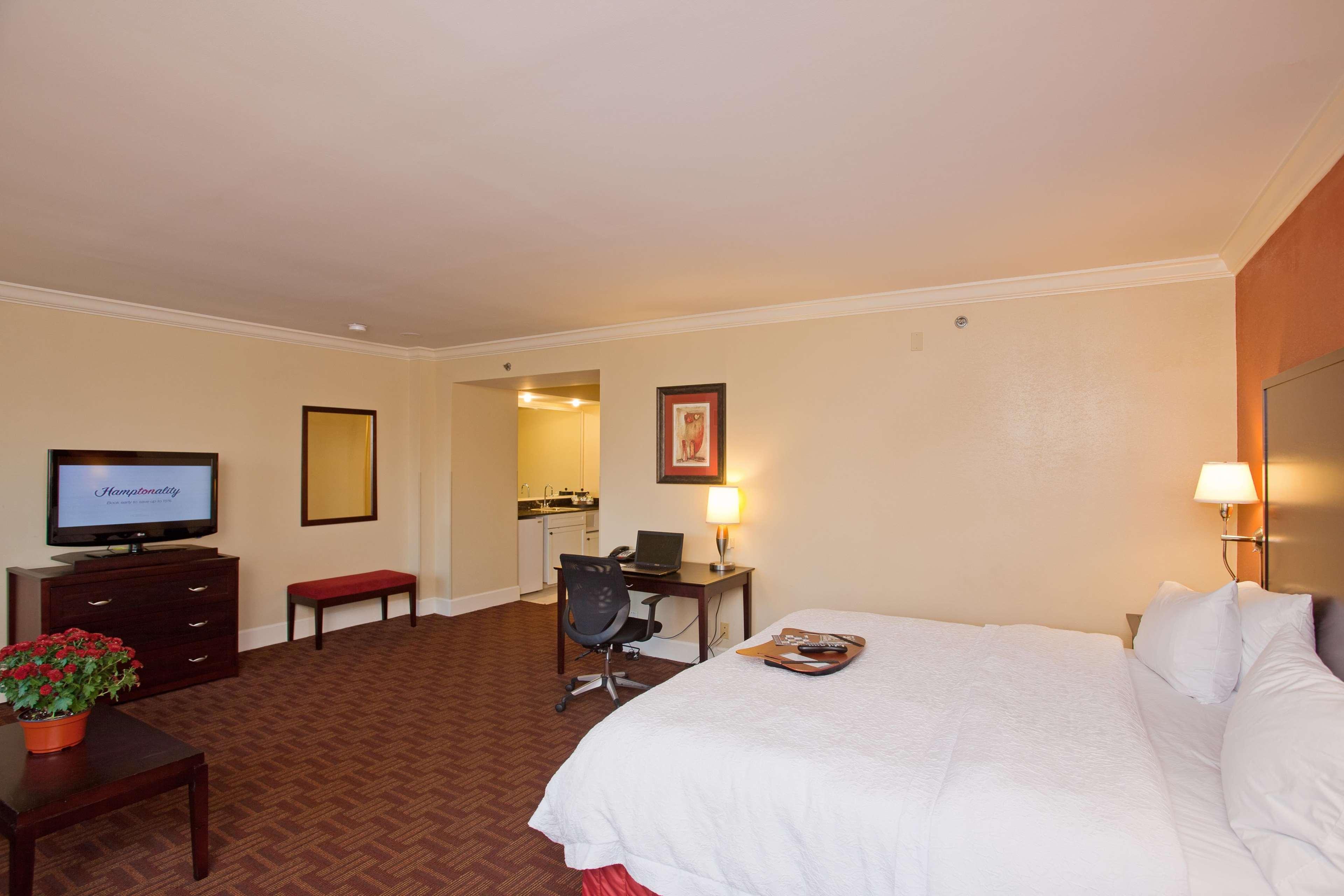 Hampton Inn & Suites Stamford Exteriér fotografie