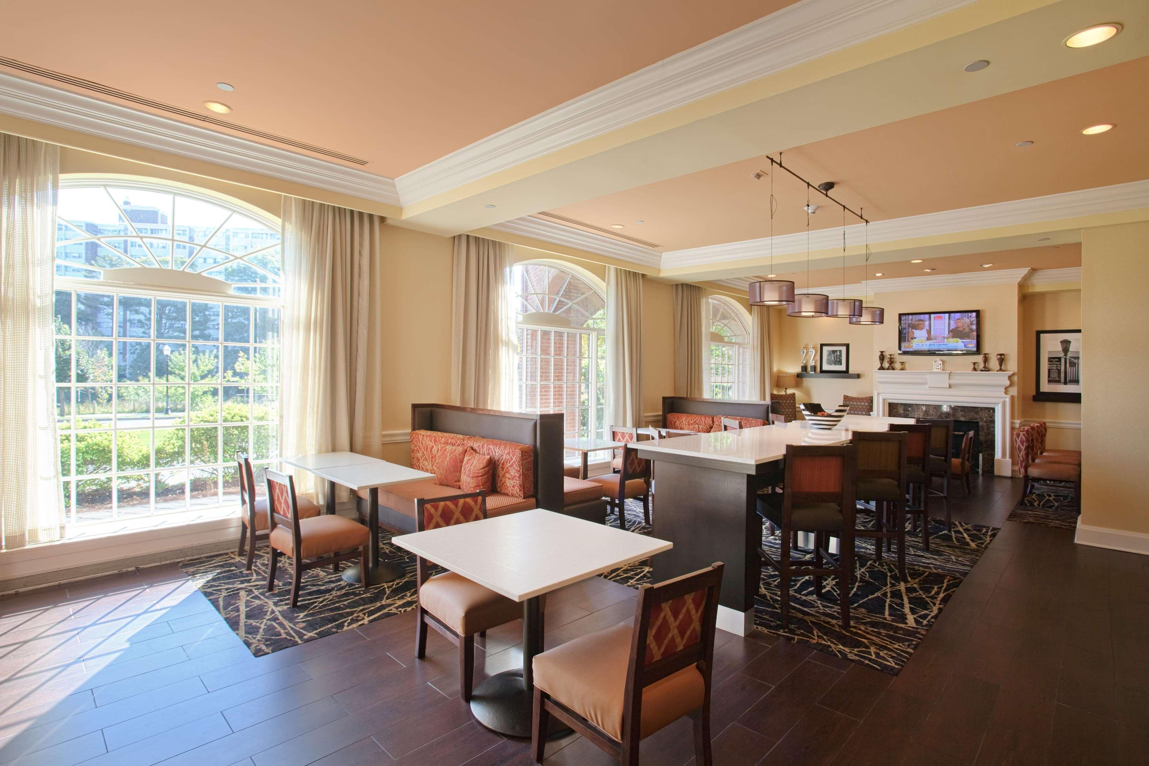 Hampton Inn & Suites Stamford Exteriér fotografie
