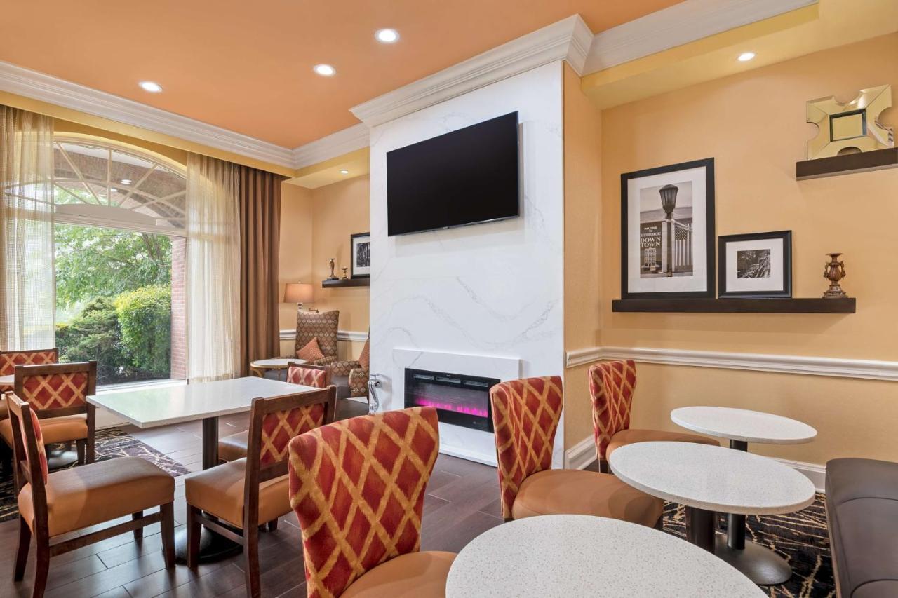 Hampton Inn & Suites Stamford Exteriér fotografie