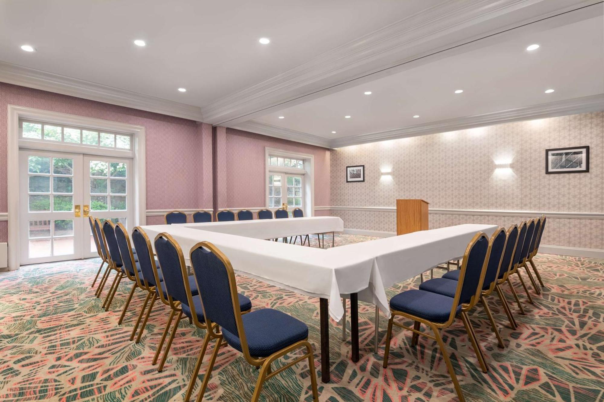 Hampton Inn & Suites Stamford Exteriér fotografie